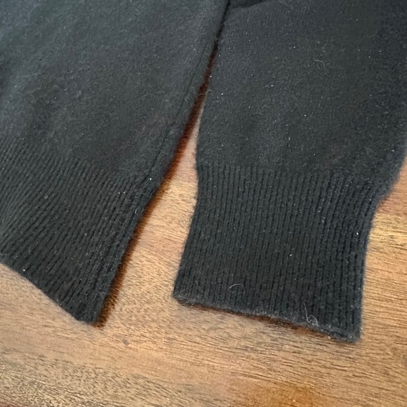 Neiman Marcus Turtleneck Sweater Women S Black 100% Cashmere Ribbed Trim - Picture 9 of 9